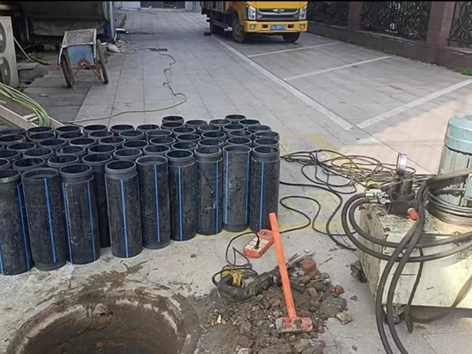 自流井PE置换管厂家 DN315置换管 非开挖管短管置换